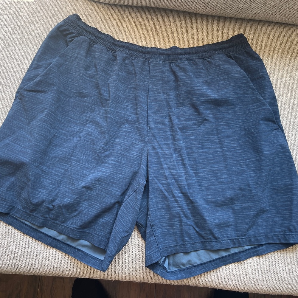 Lulu lemon 5” pace breaker lined shorts in blue